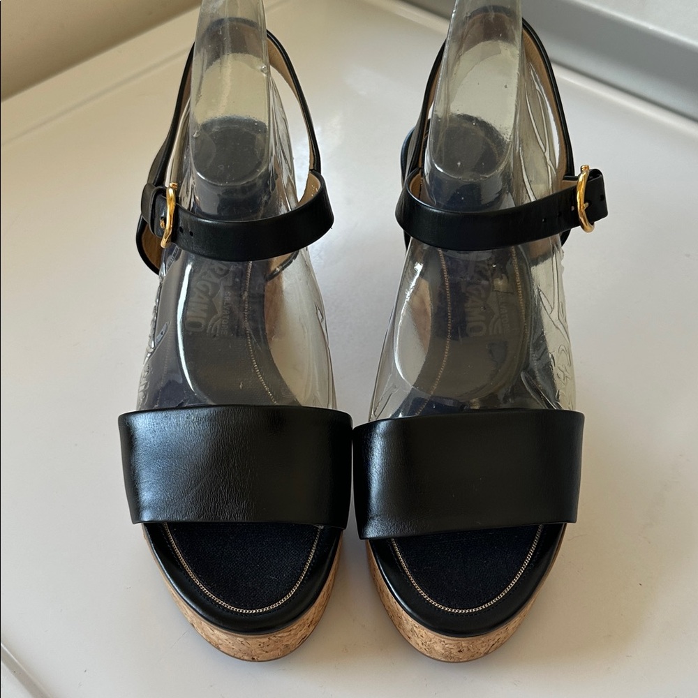 Salvatore Ferragamo Black Leather Cork Wedge Platform Sz 6 Sandals Made in Italy - Picture 3 of 16